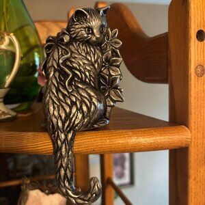 Vintage Cat Shelf Sitter Pewter Metal Carson 06034